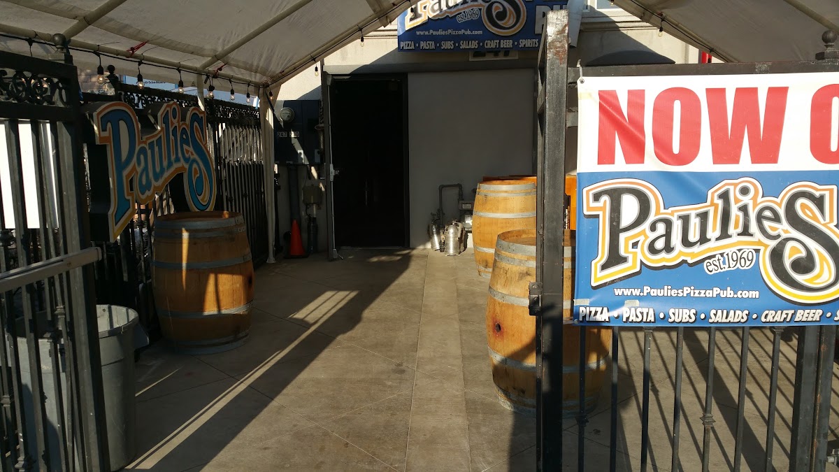 Paulie's Pizza Pub